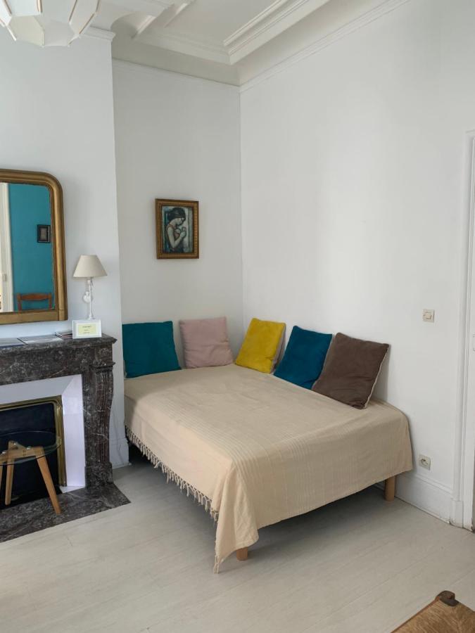 Le Saint-Remy Apartment เอแปร์เน ภายนอก รูปภาพ