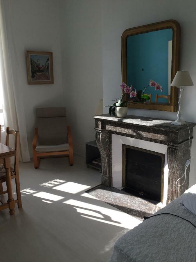 Le Saint-Remy Apartment เอแปร์เน ภายนอก รูปภาพ