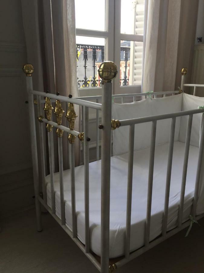 Le Saint-Remy Apartment เอแปร์เน ภายนอก รูปภาพ
