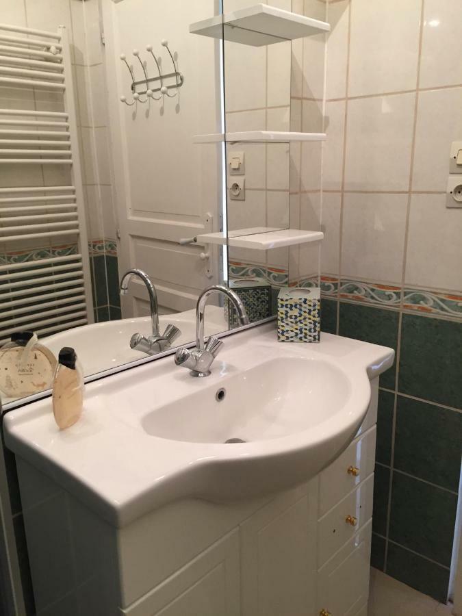 Le Saint-Remy Apartment เอแปร์เน ภายนอก รูปภาพ