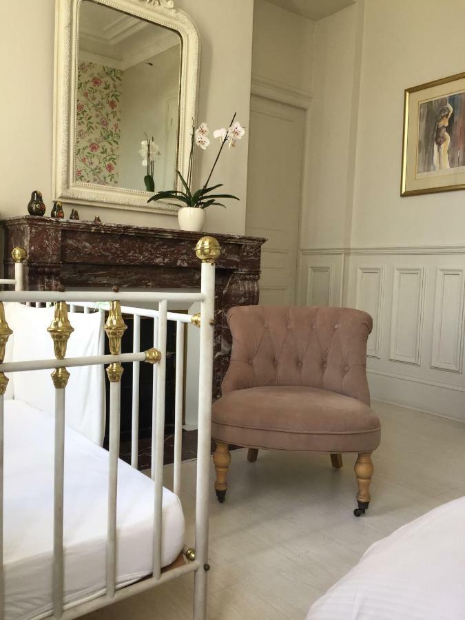 Le Saint-Remy Apartment เอแปร์เน ภายนอก รูปภาพ